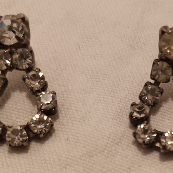 Elegant Silver Crystal Earrings - Picture 2 of 4